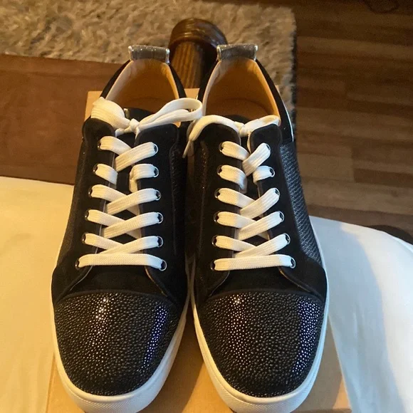 Authentic louboutin shoes on sale top